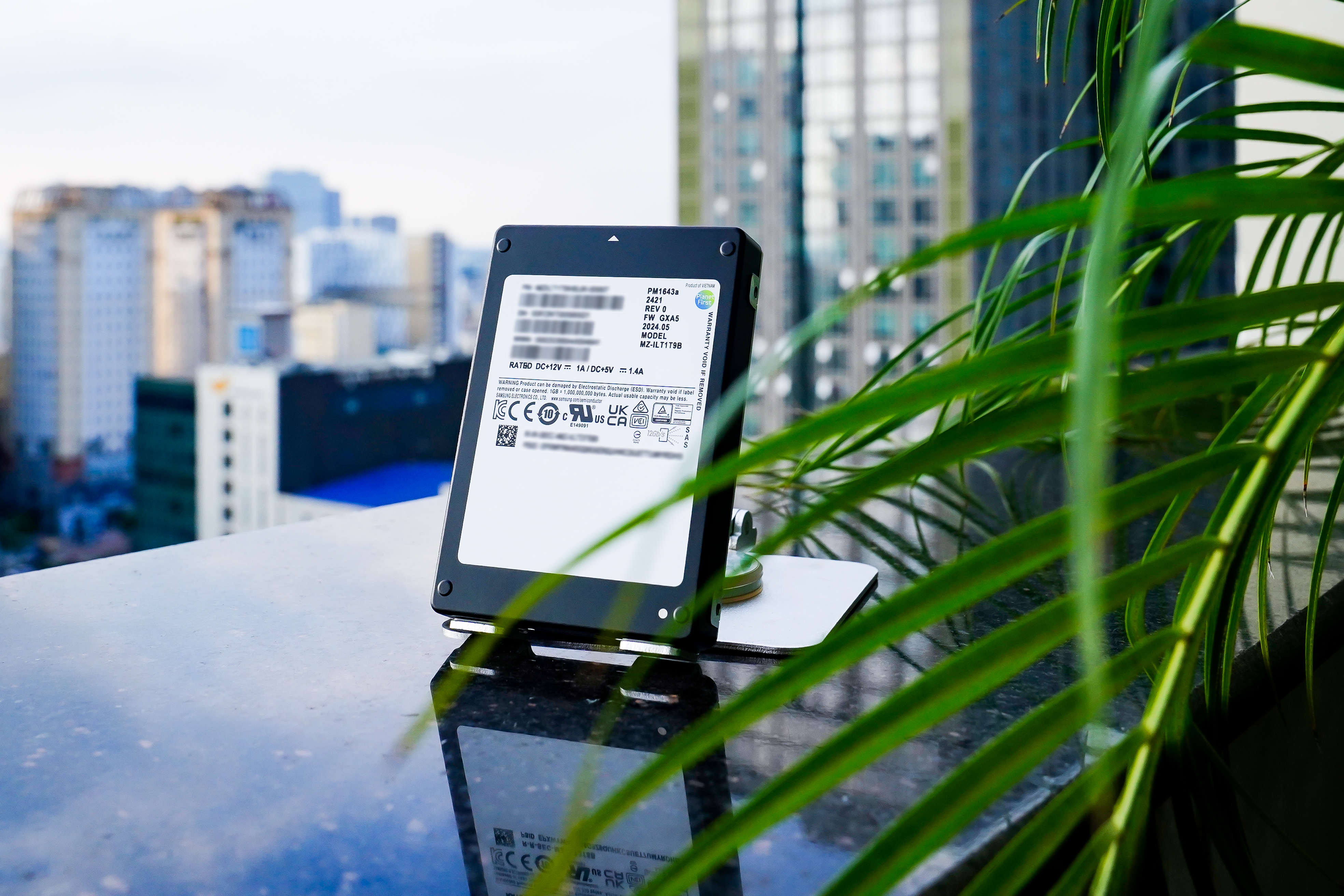 Samsung PM1643a - khi tốc độ và độ bền chạm đỉnh