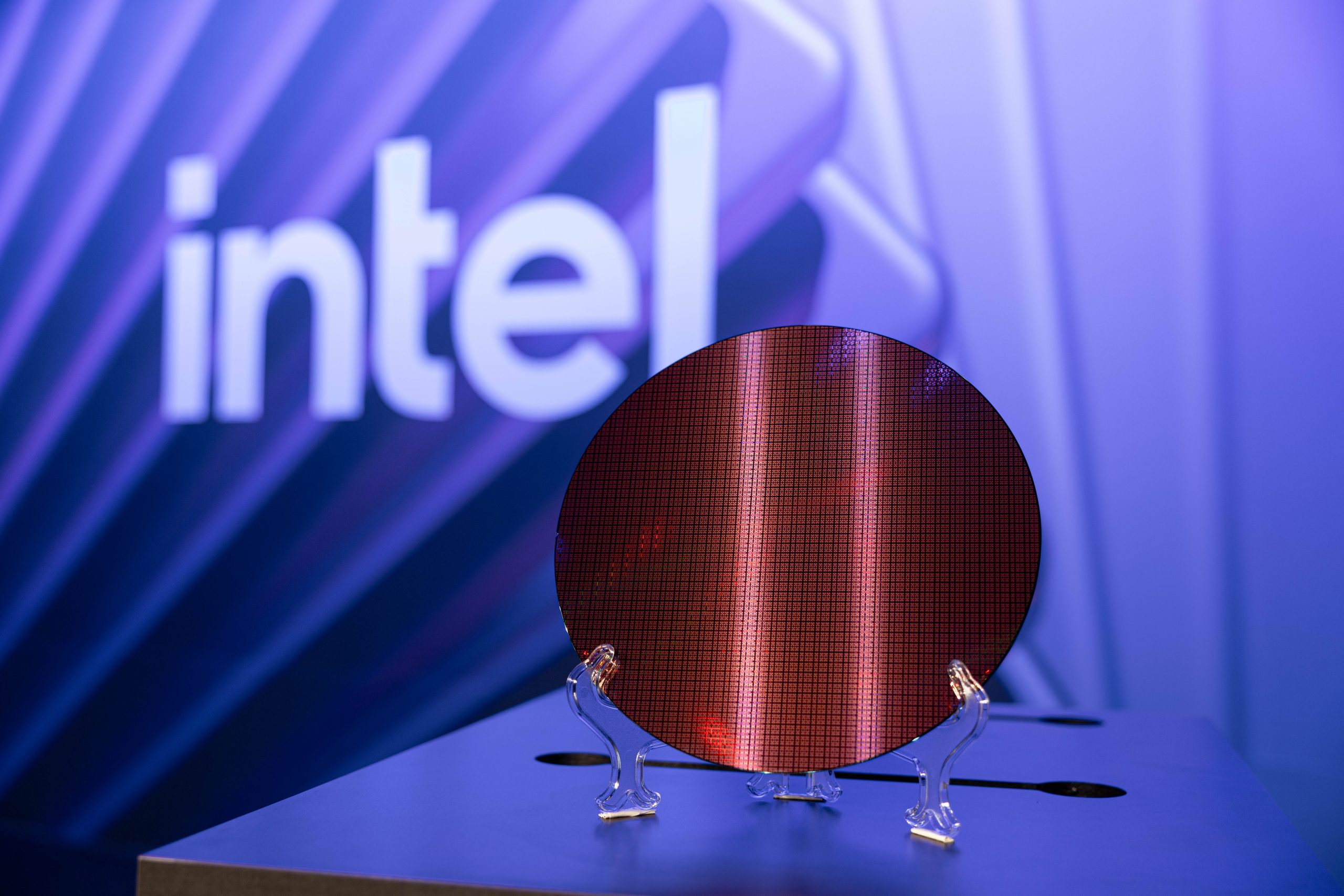 Intel 18A-P bước vào giai đoạn sản xuất thử nghiệm, hướng tới tăng 9% hiệu năng với khả năng rút ngắn thời gian thương mại hóa