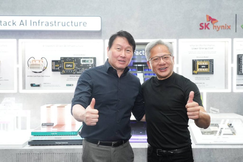 Chủ tịch SK Group dự báo thiếu hụt bộ nhớ kéo dài tới năm 2030, đặt mục tiêu tăng gấp đôi công suất sản xuất