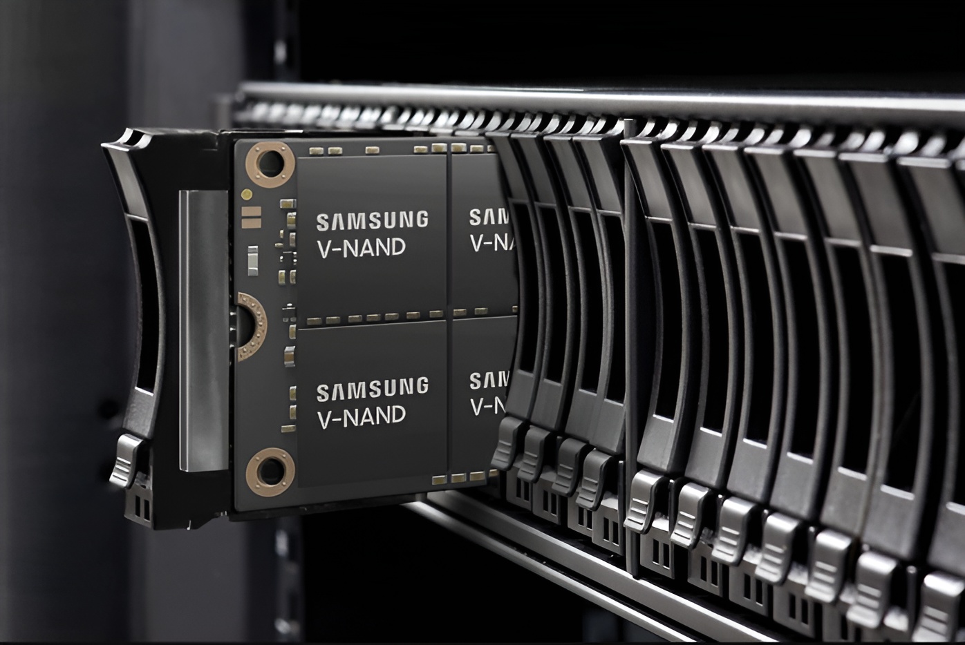 Samsung phát triển thành công V-NAND 900 lớp, tiến gần cột mốc 1000 lớp