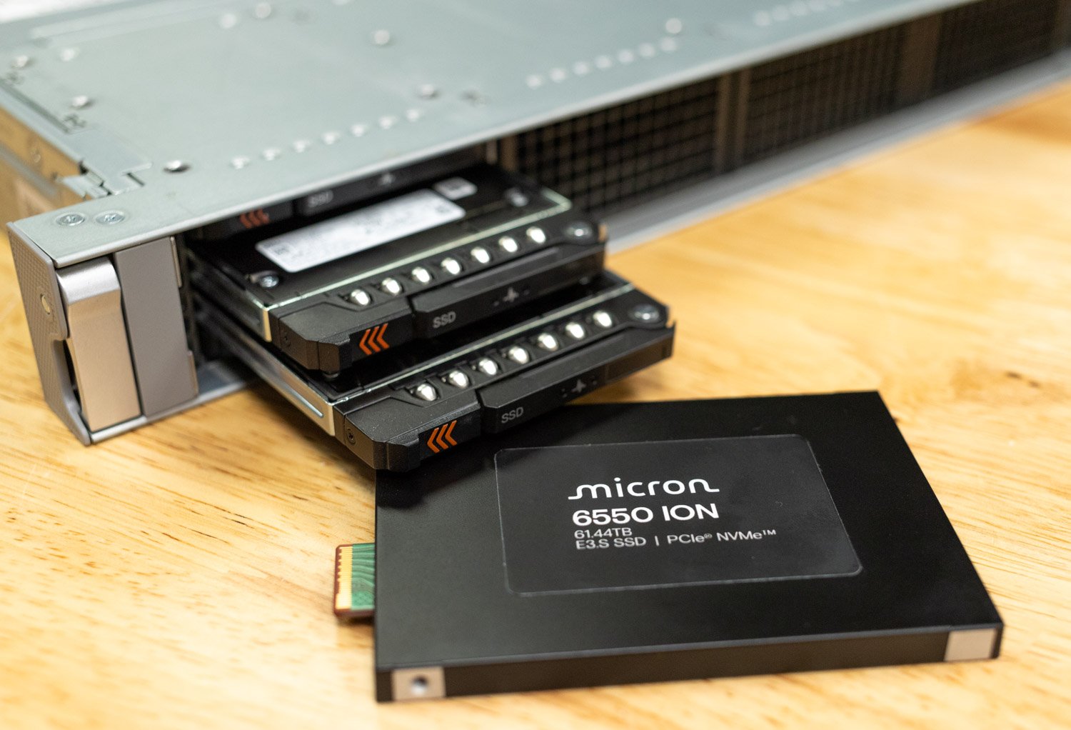 Micron ra mắt ổ SSD 60TB Gen 5 đầu tiên trên thế giới