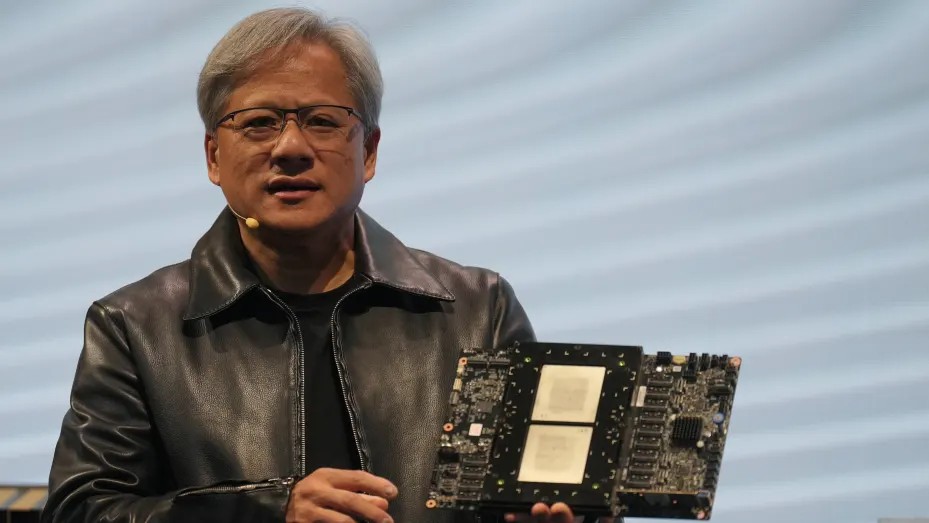 Trung Quốc được cho là sẽ cho phép nhập khẩu NVIDIA H200, nhưng số lượng phê duyệt có thể dưới 200.000 chip