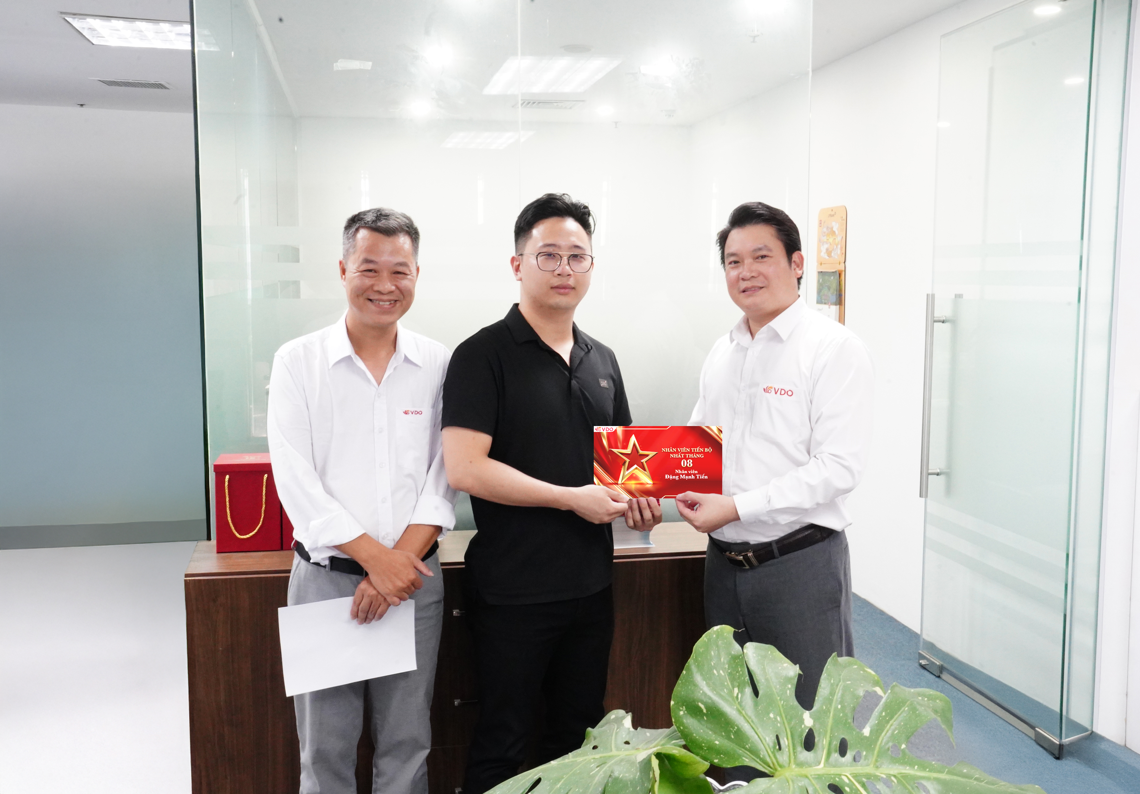 VDO vinh danh “Nhân viên tiến bộ nhất tháng 8 năm 2025”