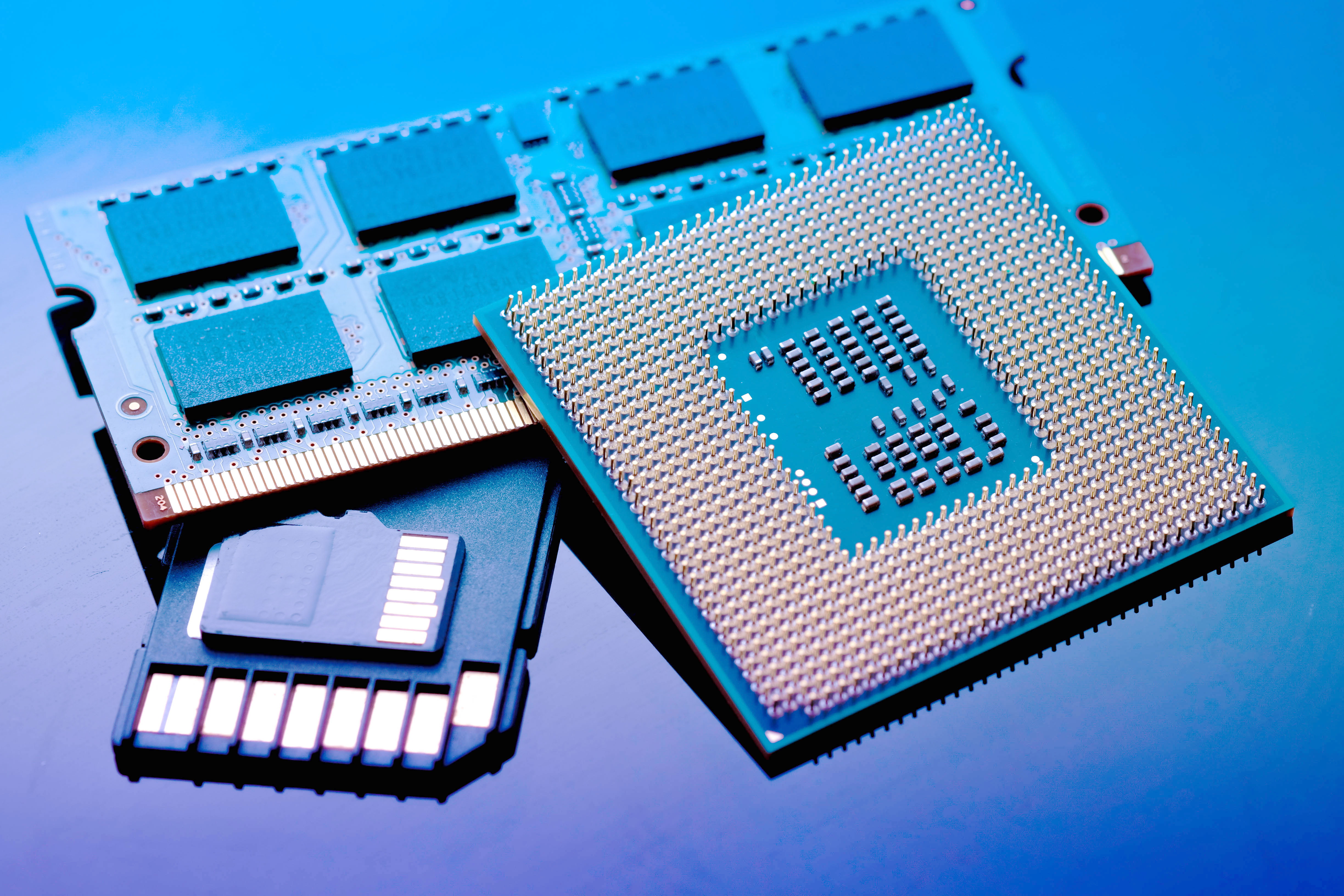 Thị trường bộ nhớ nóng lên, Big Tech phải ký hợp đồng ngắn