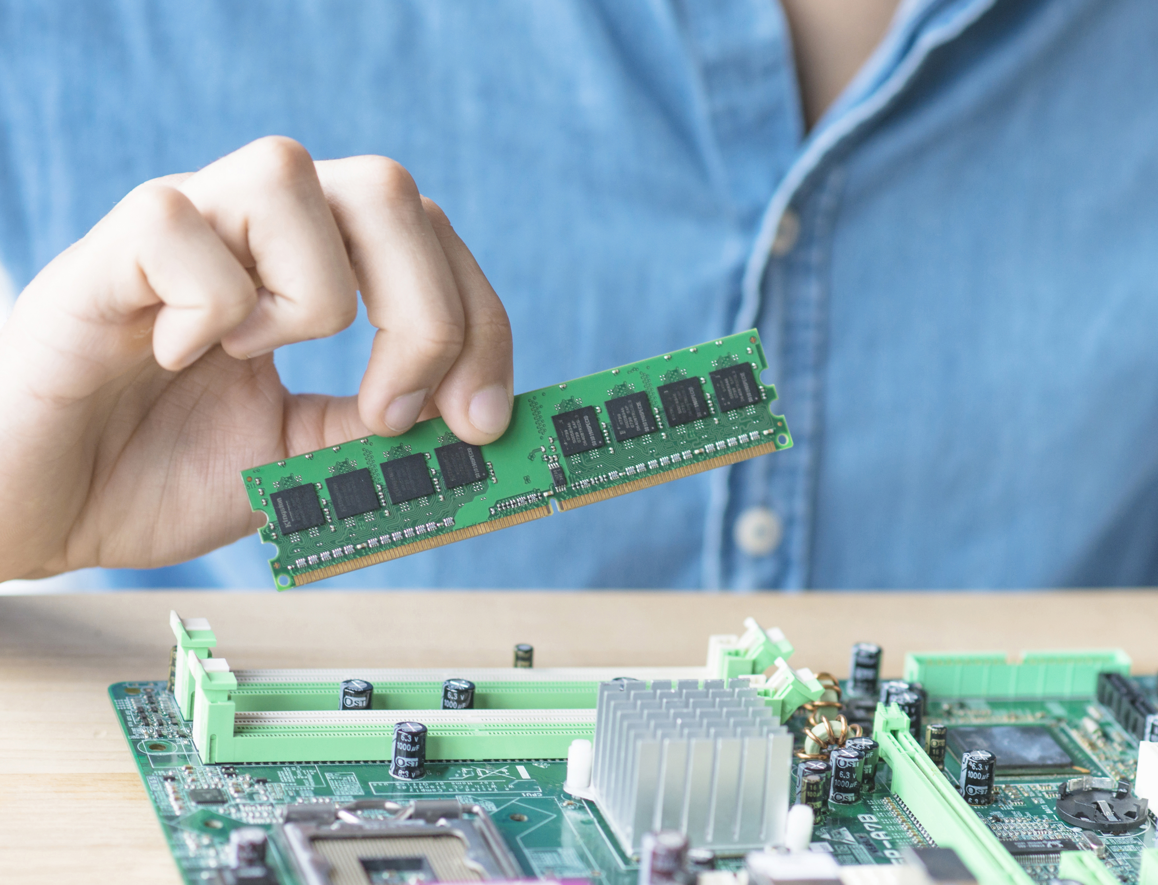 Micron cảnh báo khan hiếm RAM, SSD có thể kéo dài đến 2028